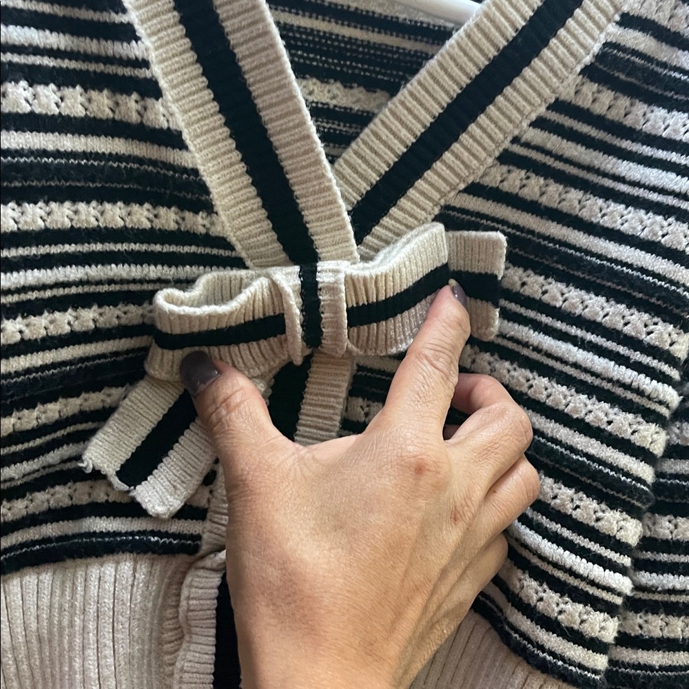 SO Me Ribbon Button Crop Cardigan - Picture 12 of 15
